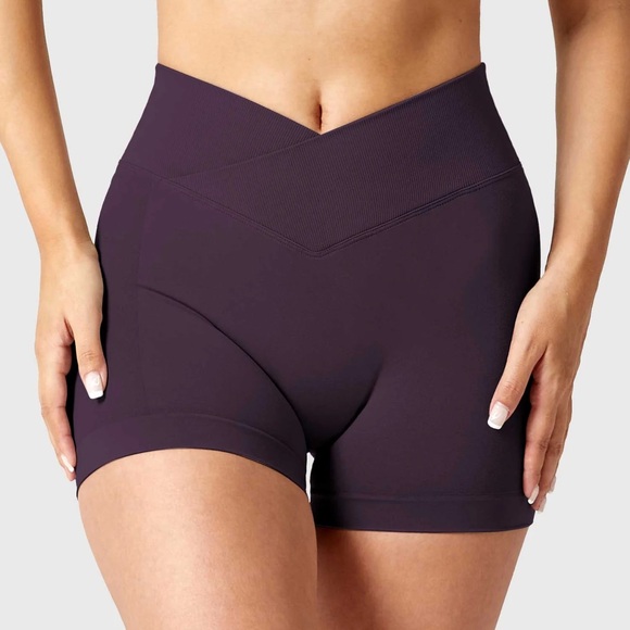 YOREO 3.6” Amplify V- Waistband Shorts - Picture 2 of 3